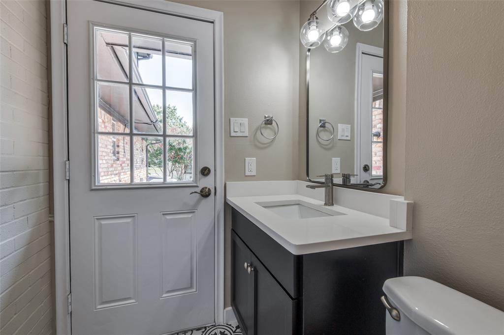 10908 Colbert Way Dallas, TX 75218 - Photo 11 of 22