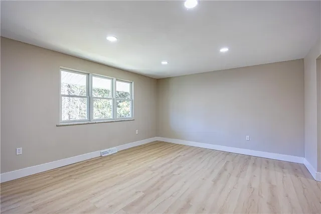 $2,100 | 476 Fielding Drive, Pittsburgh, PA 15235