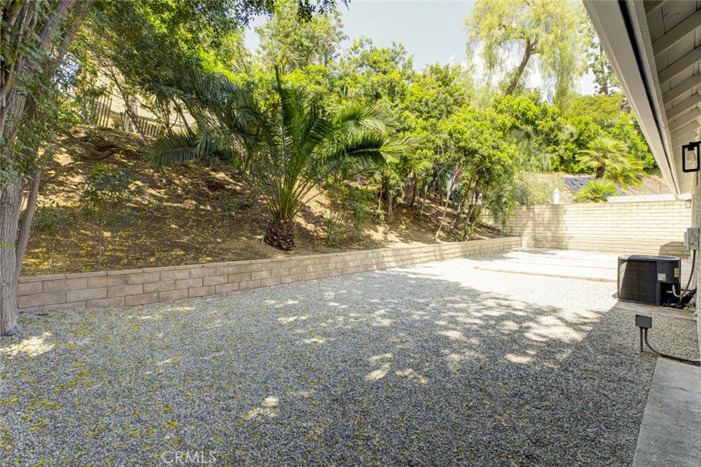 3256 North Frederic Street Burbank, CA 91504 - Photo 41 of 45 a view of yard and tree