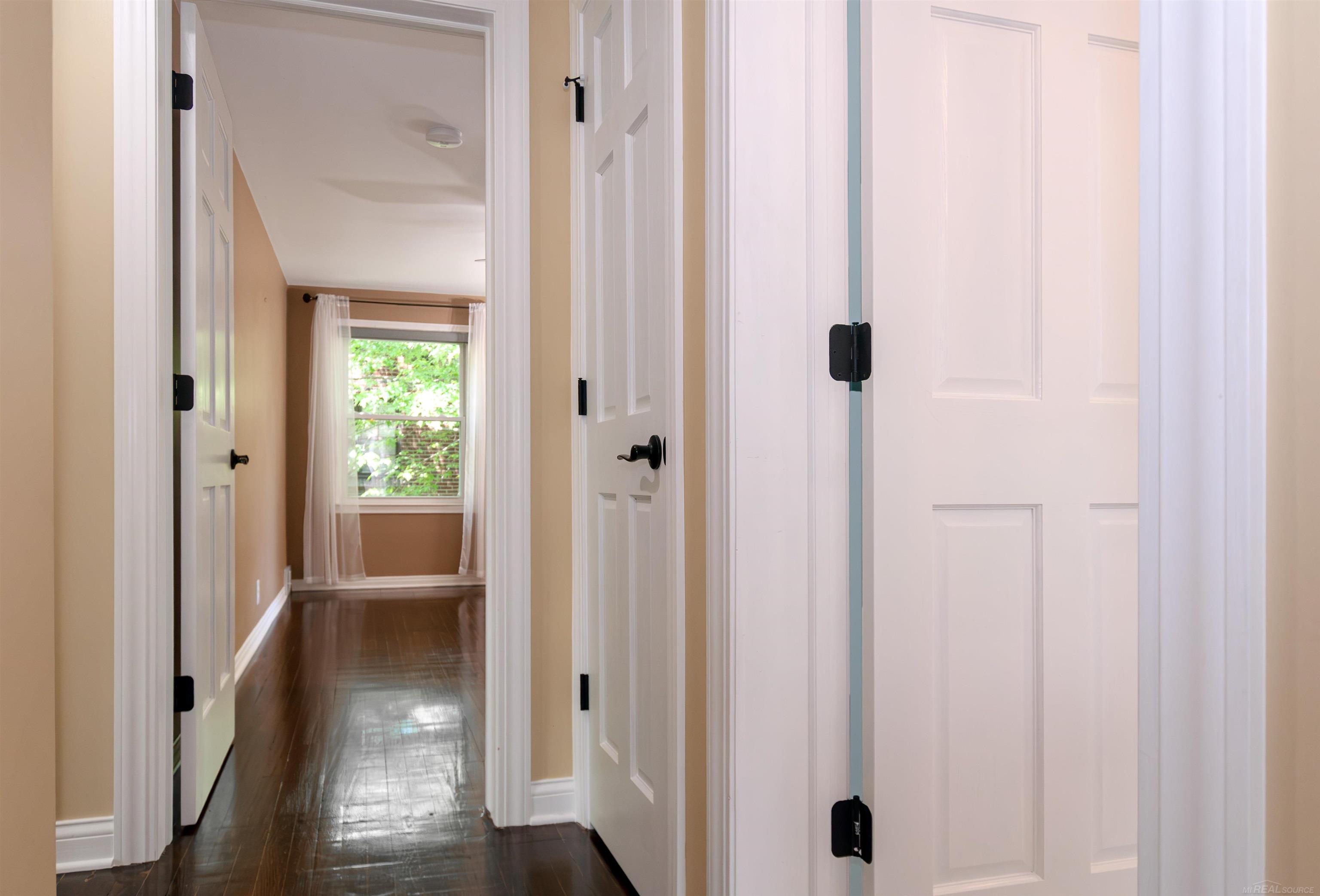 1772 Prestwick Road Grosse Pointe, MI 48236 - Photo 21 of 58 50110096-20.JPG