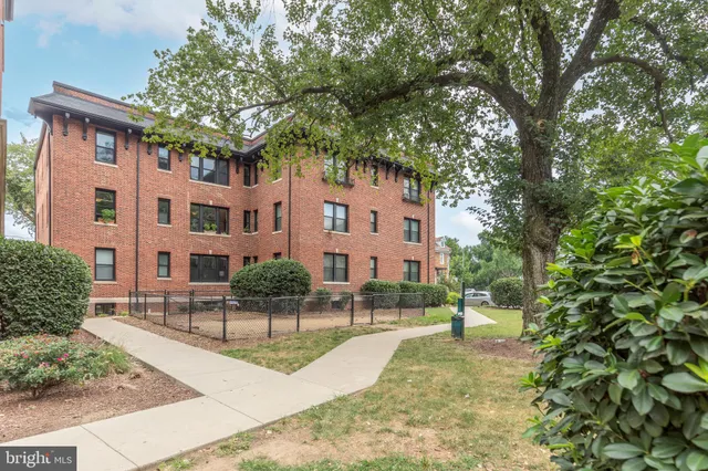 $2,000 | 1575 Spring Place Northwest, Unit 35, Washington, DC 20010