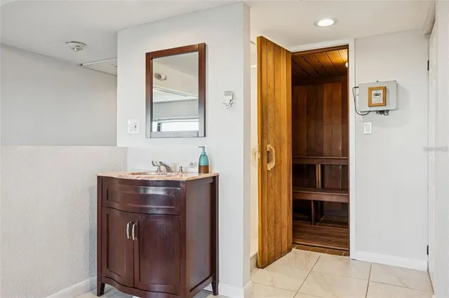 $4,795 | 4141 Bayshore Boulevard, Unit 1204, Tampa, FL 33611