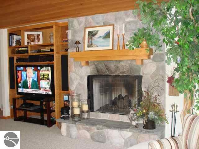 14142 Bluff Road Traverse City, MI 49686 - Photo 6 of 15 1715362-5.JPG