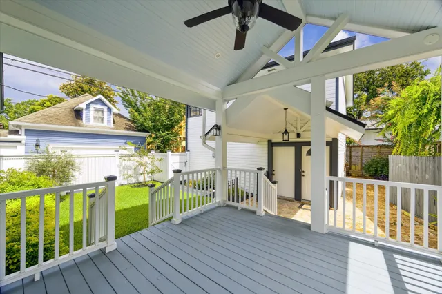 $3,900 | 208 East 12th Street, Houston, TX 77008