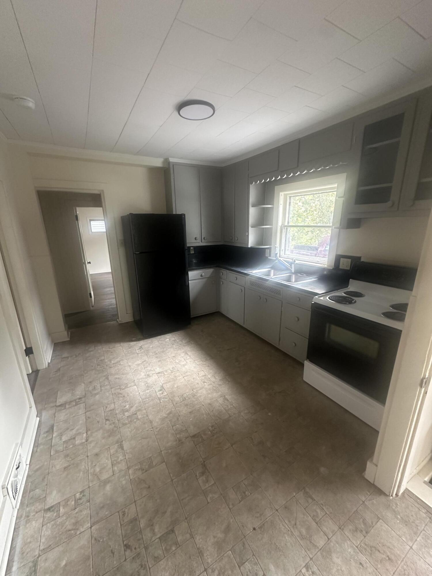 99 State Street Millinocket, ME 04462 - Photo 6 of 30 802A2B48-ADCB-41BD-9017-4297FB346DE5