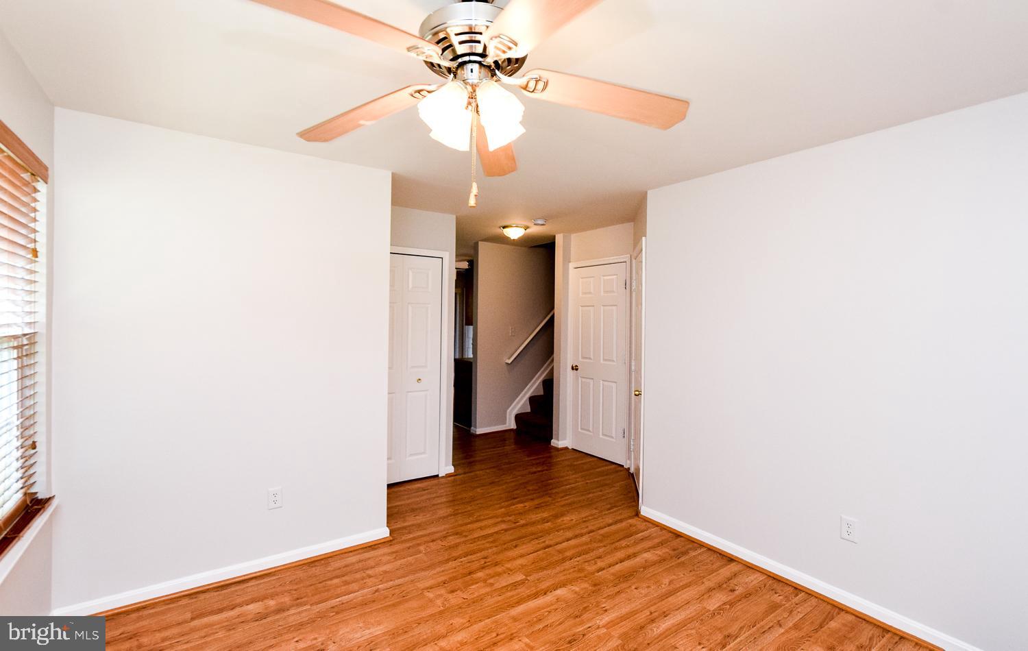 18 Maya Way Baltimore, MD 21237 - Photo 7 of 72 Living Room