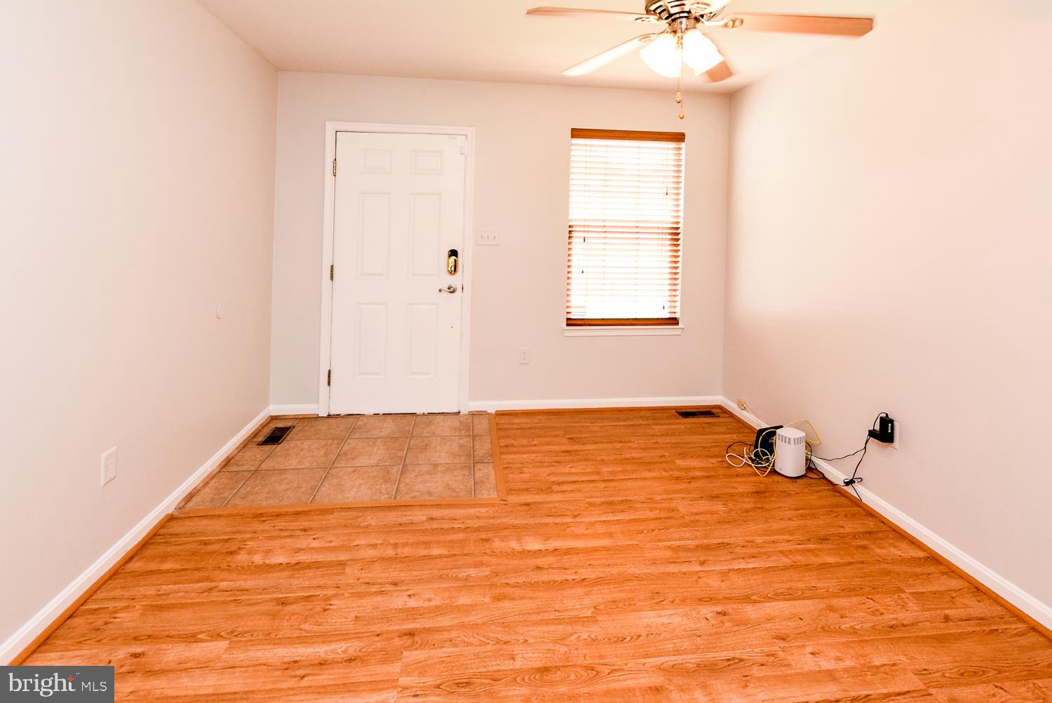 18 Maya Way Baltimore, MD 21237 - Photo 10 of 72 Living Room
