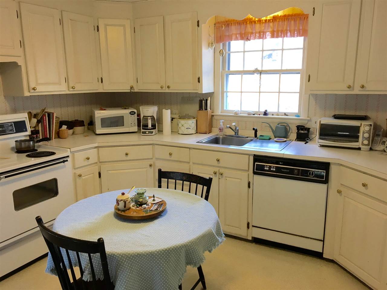 76 Newfields Road Exeter, NH 03833 - Photo 8 of 24