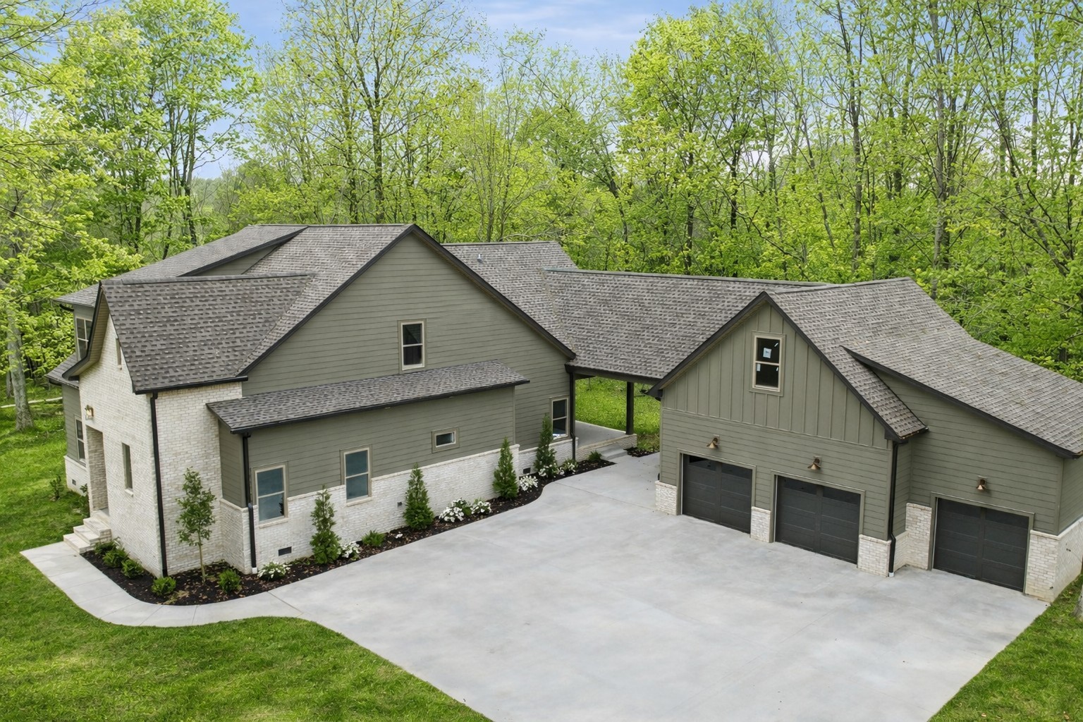 2957 Pace Road Clarksville, TN 37043 - Photo 2 of 67 a house view with a garden space
