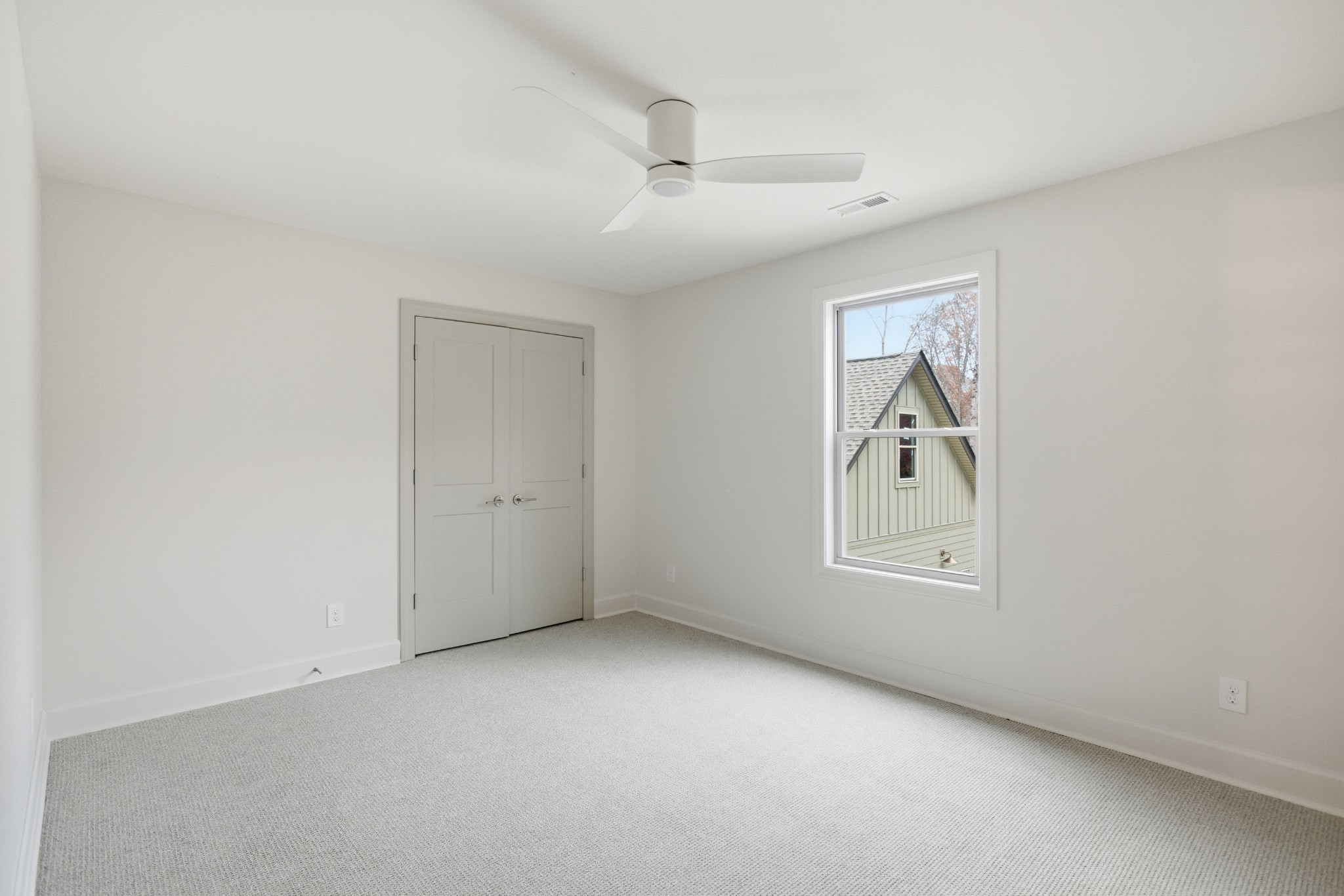 2957 Pace Road Clarksville, TN 37043 - Photo 39 of 67 an empty room with windows and closet