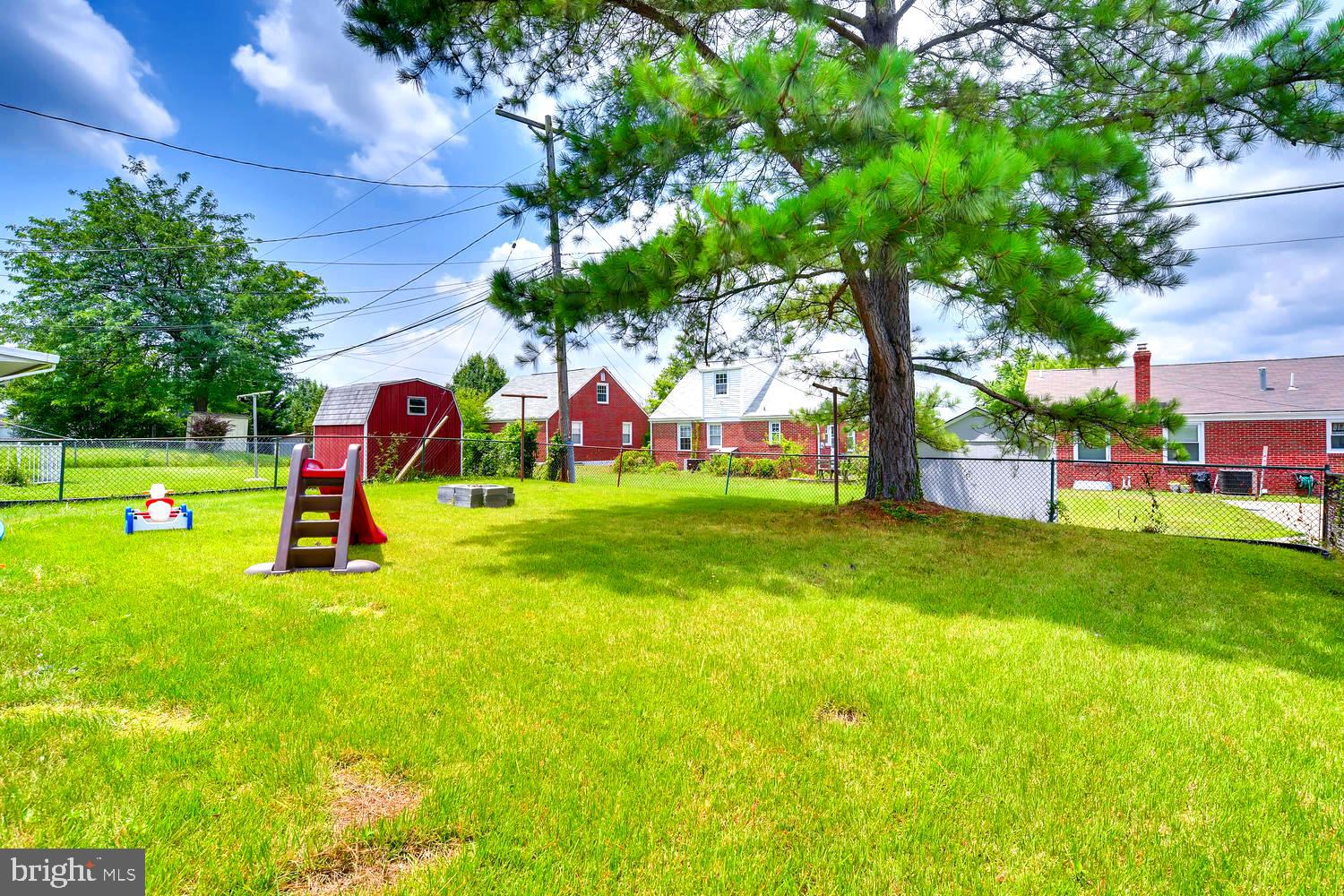 1830 Weyburn Road Baltimore, MD 21237 - Photo 15 of 16 Spacious fully fenced yard