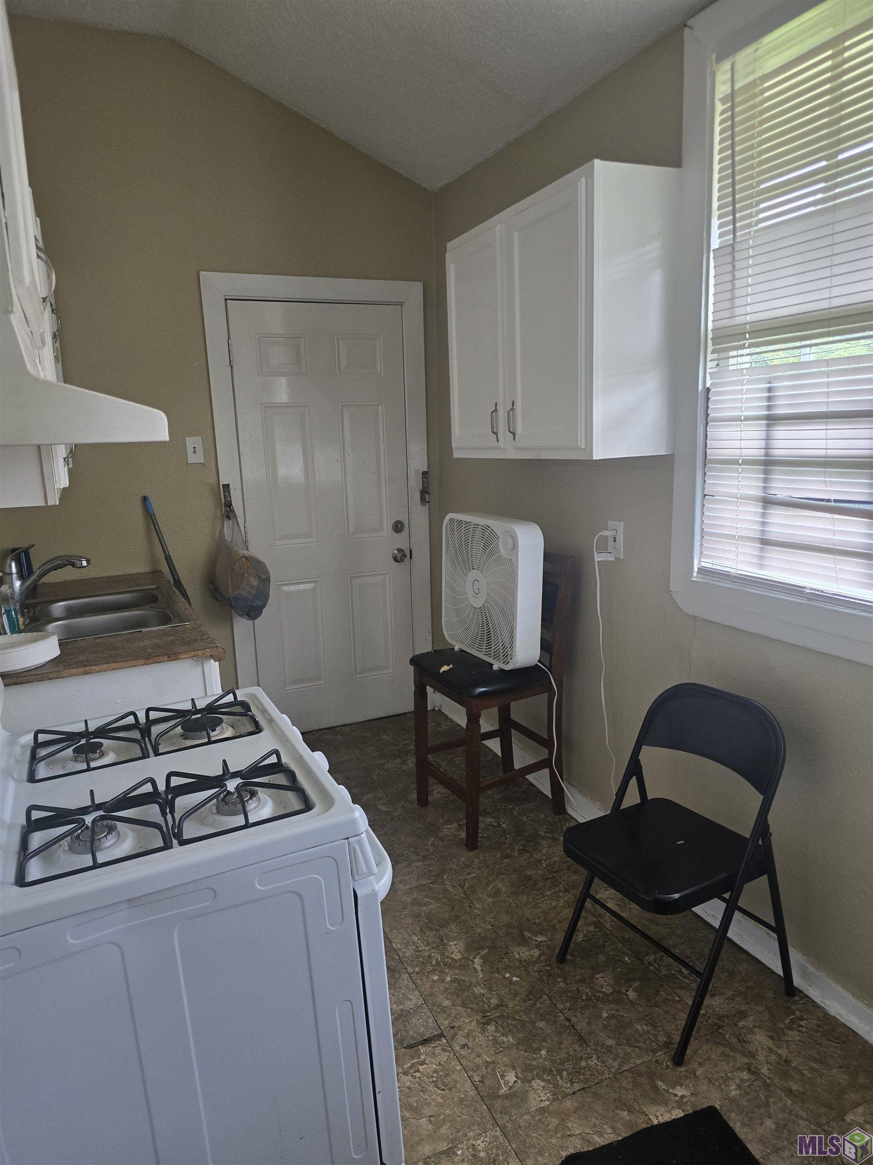 2227 Kentucky Street Baton Rouge, LA 70802 - Photo 3 of 12