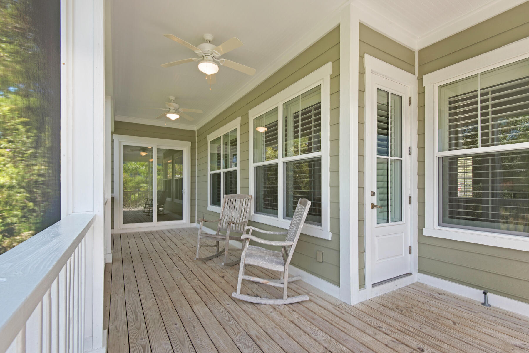 10 Gulfview Way Santa Rosa Beach, FL 32459 - Photo 16 of 30 a chair and table sitting in wooden balcony
