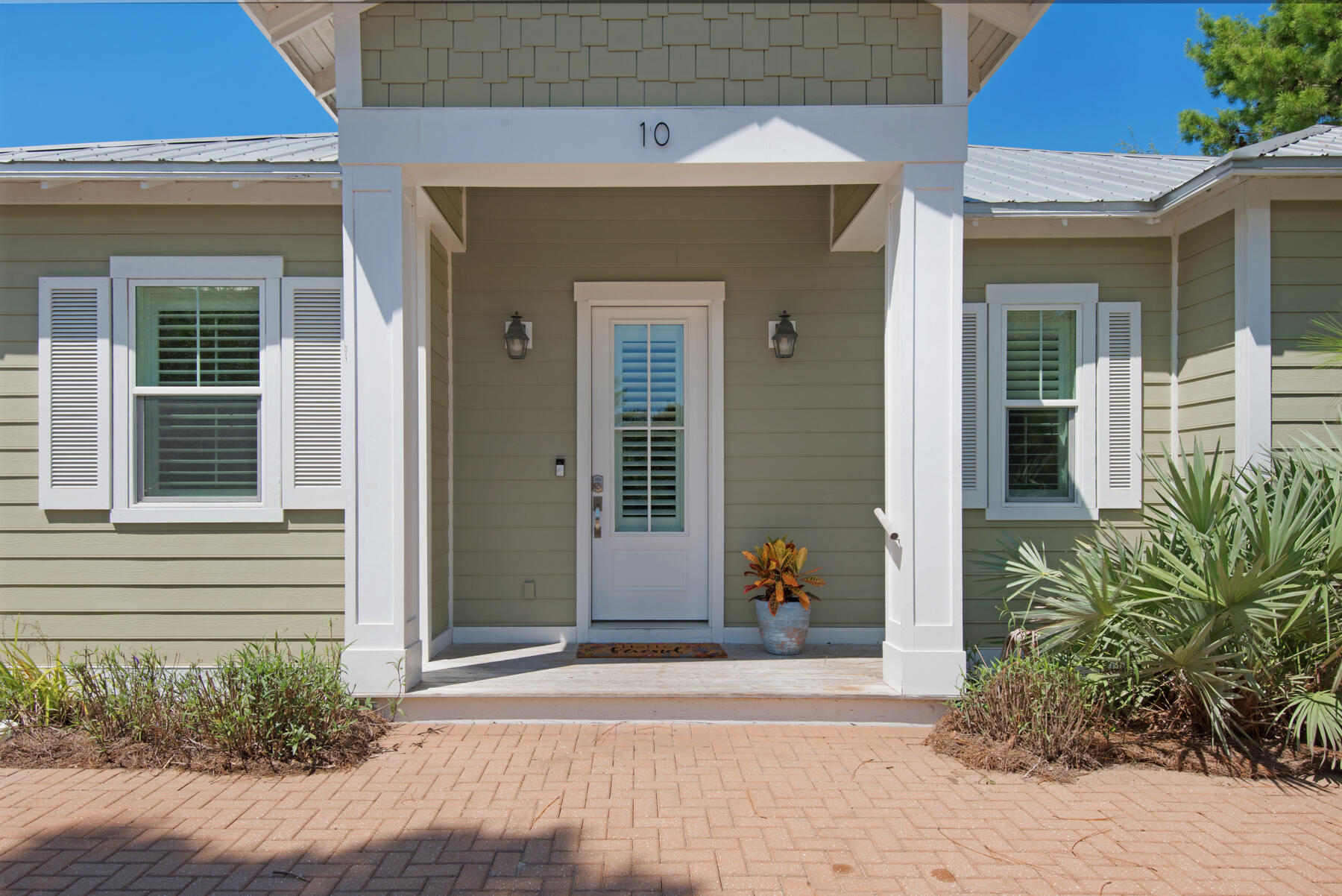 10 Gulfview Way Santa Rosa Beach, FL 32459 - Photo 4 of 30 a front view of a house with a yard