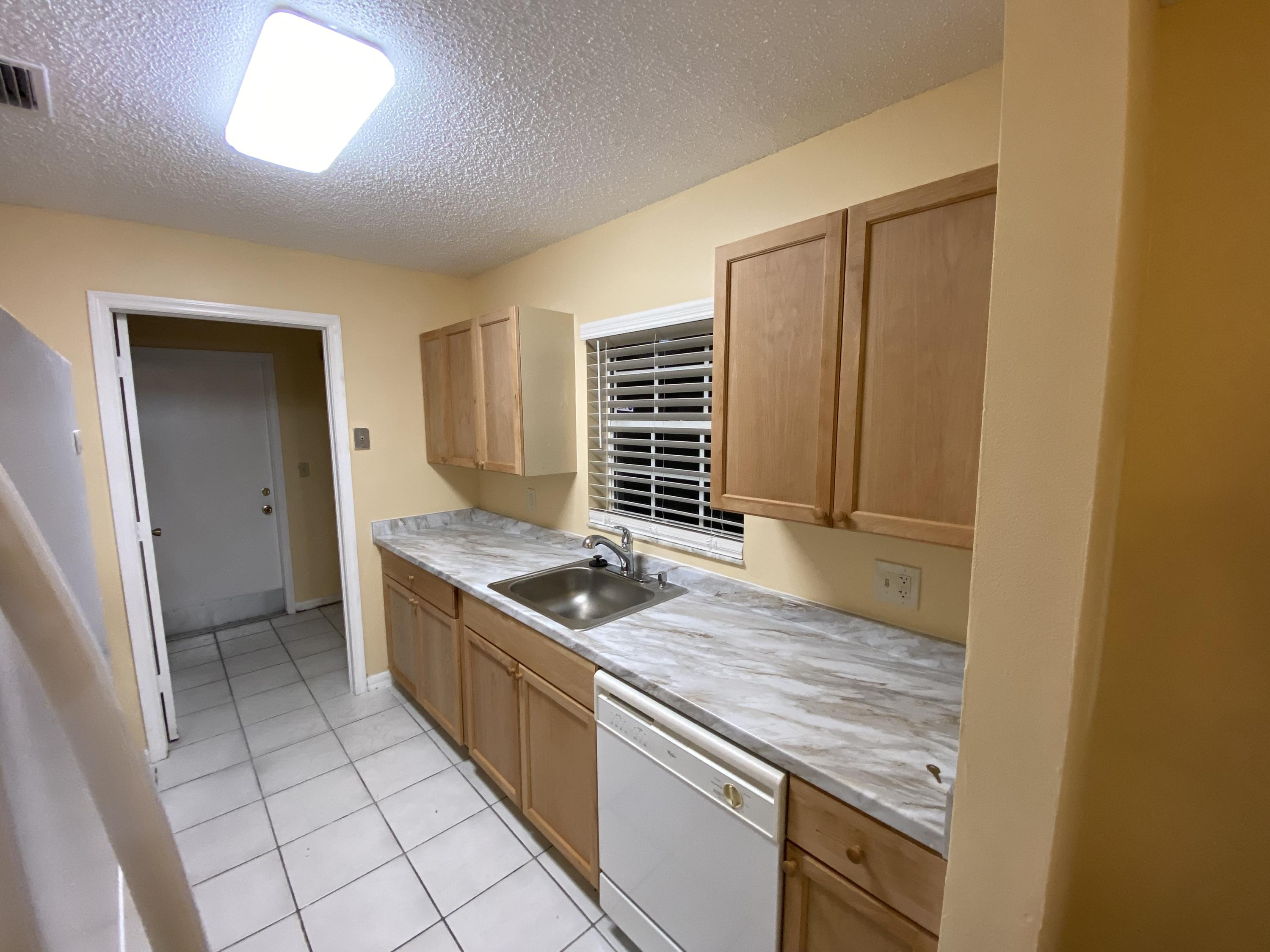 6925 2nd Street Jupiter, FL 33458 - Photo 2 of 6 2_kitchen