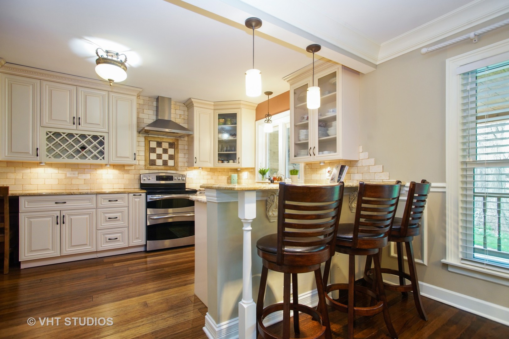 823 South Arlington Heights Road Arlington Heights, IL 60005 - Photo 2 of 10