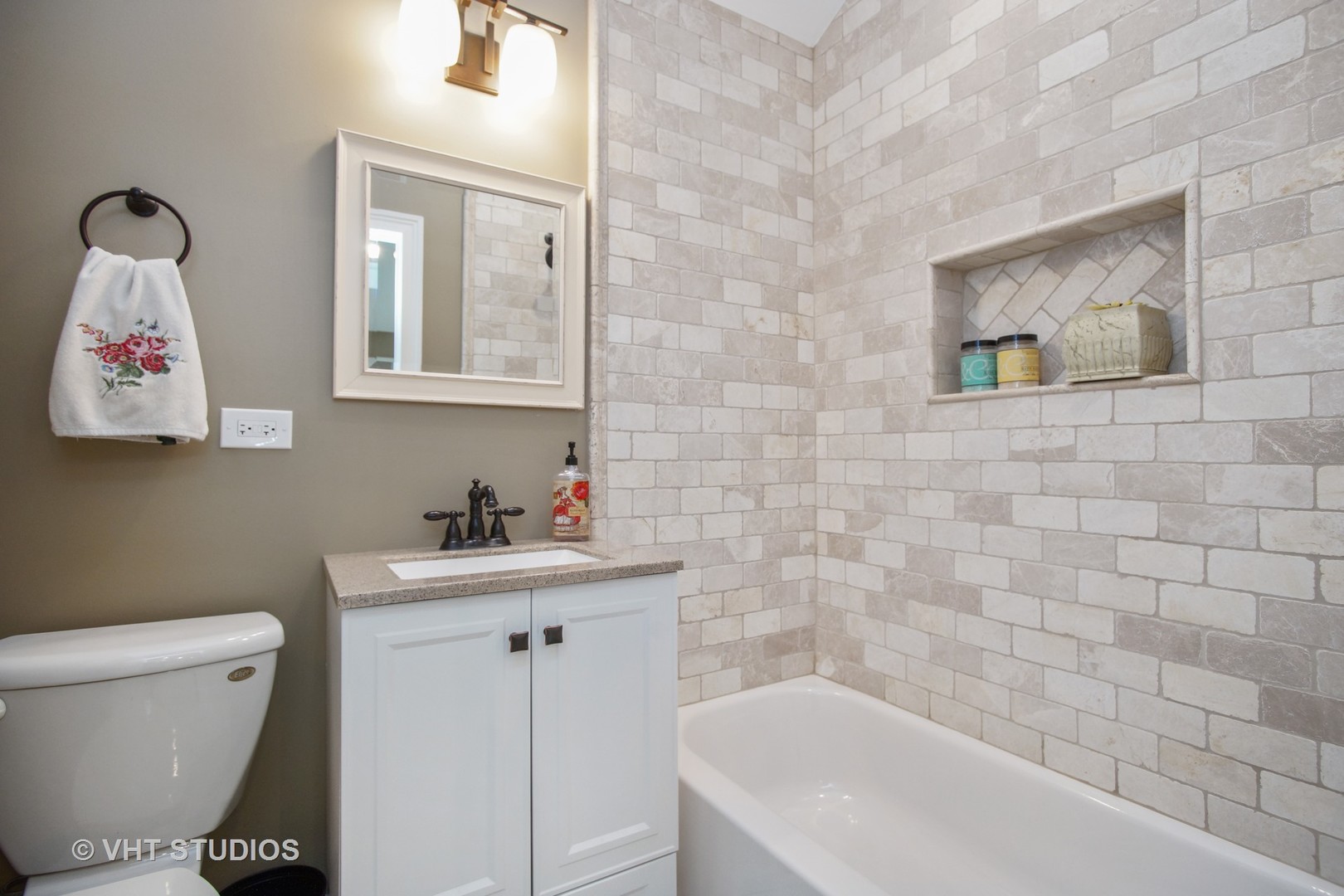 823 South Arlington Heights Road Arlington Heights, IL 60005 - Photo 8 of 10