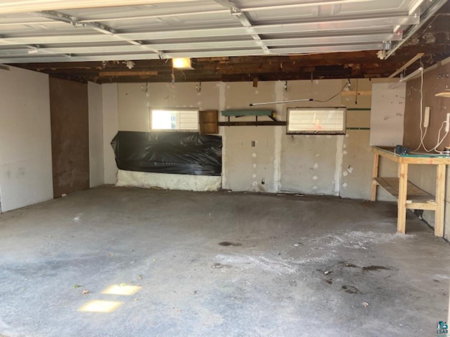 3729 West 2nd Street Duluth, MN 55807 - Photo 26 of 29 View of garage