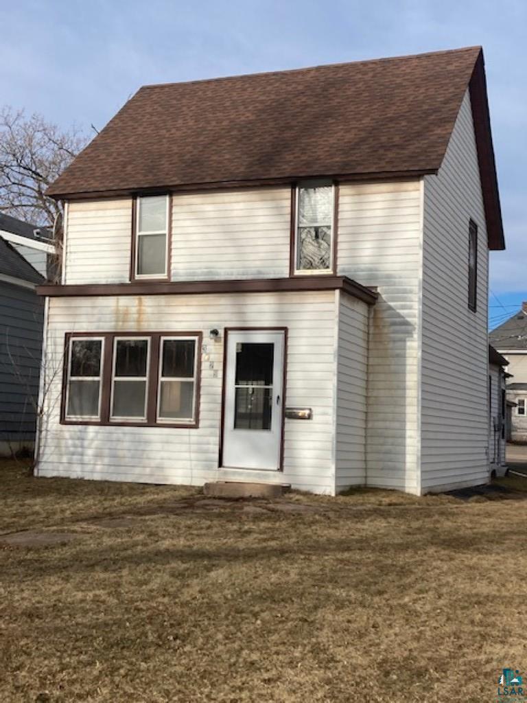 3729 West 2nd Street Duluth, MN 55807 - Photo 29 of 29 View of front facade with a front yard