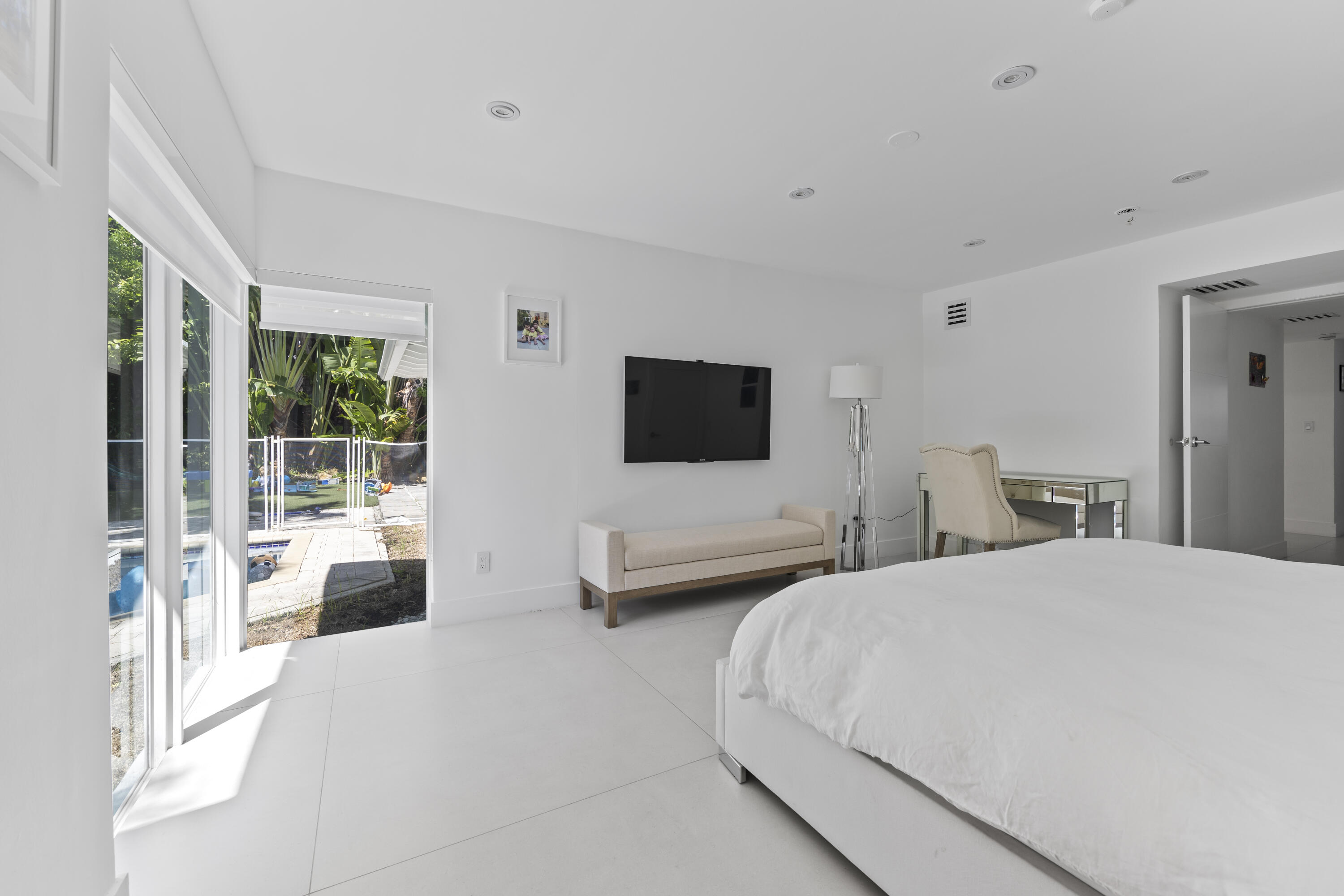 630 Allendale Road Key Biscayne, FL 33149 - Photo 30 of 41 0011