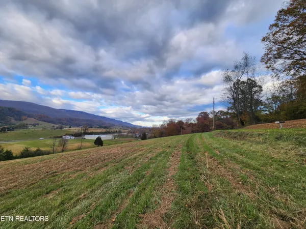 $87,900 | Indian Creek Road, Ewing, VA 24248