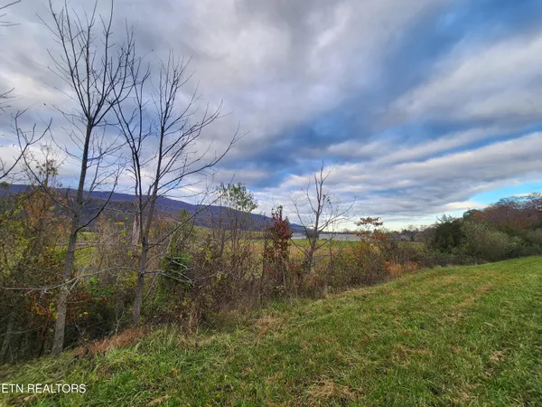 $87,900 | Indian Creek Road, Ewing, VA 24248