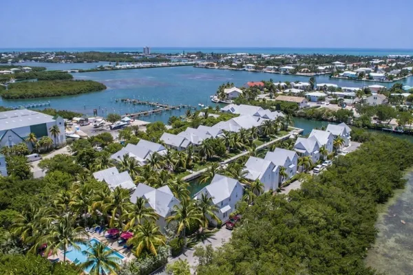 $1,260,000 | 12399 Overseas Highway, Unit 5, Marathon, FL 33050