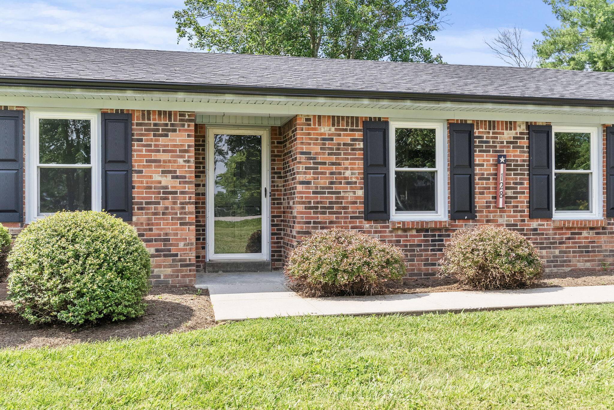 128 Cummins Ferry Road Salvisa, KY 40372 - Photo 2 of 28 2-web-or-mls-DSC04009