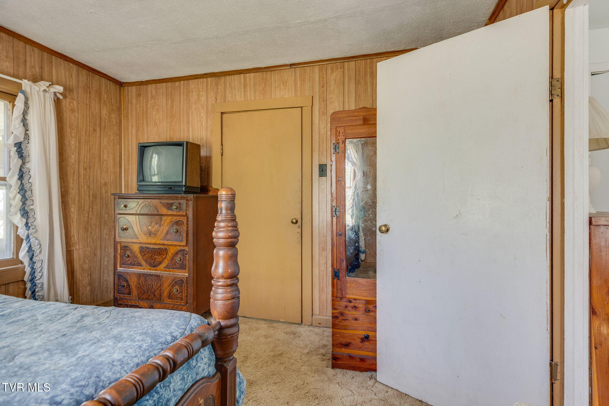 1940 Allison Road Piney Flats, TN 37686 - Photo 22 of 32 013