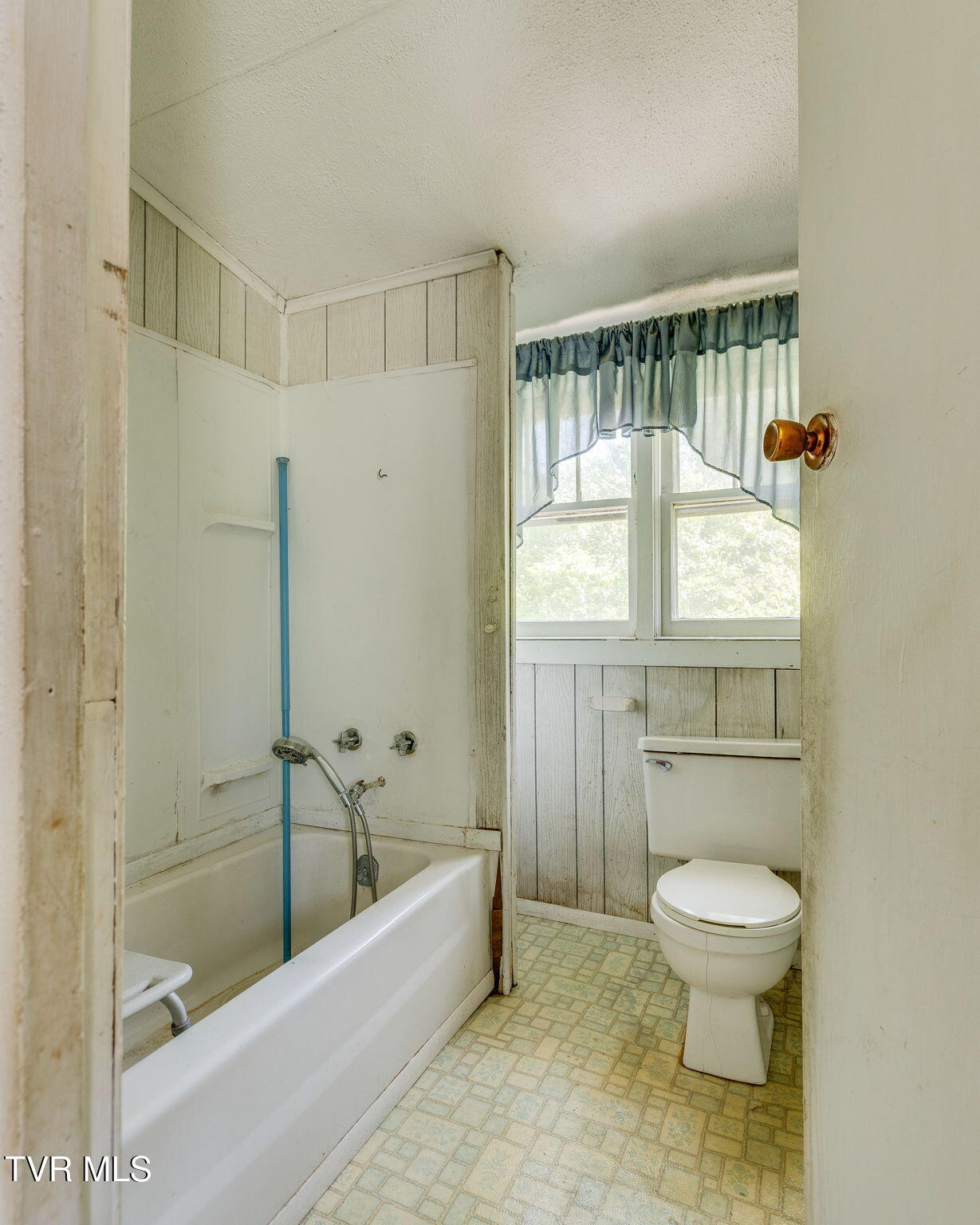 1940 Allison Road Piney Flats, TN 37686 - Photo 26 of 32 017