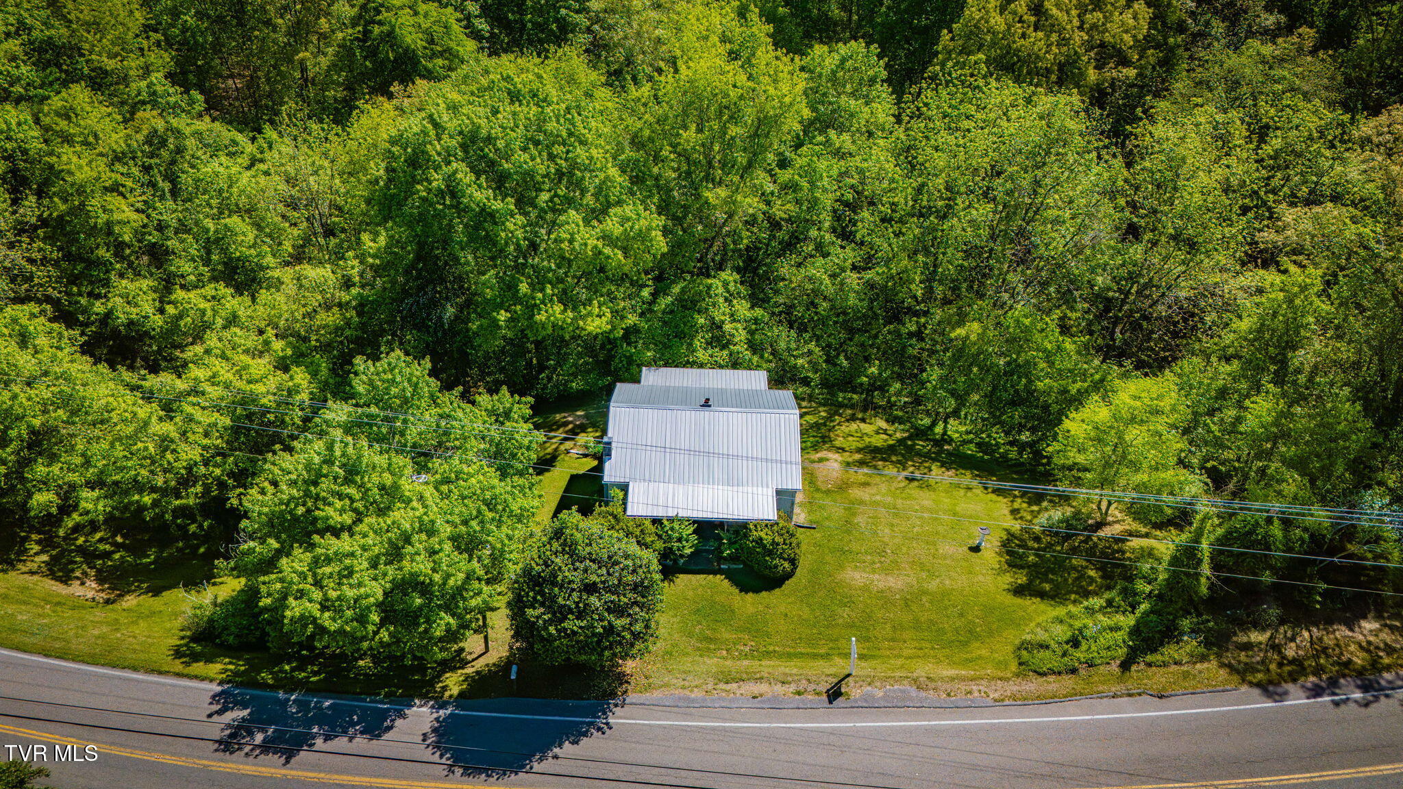 1940 Allison Road Piney Flats, TN 37686 - Photo 10 of 32 002 (2)