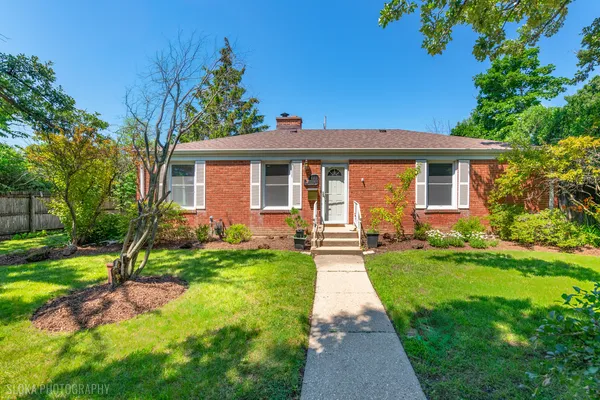 $630,000 | 600 Garfield Avenue, Lake Bluff, IL 60044