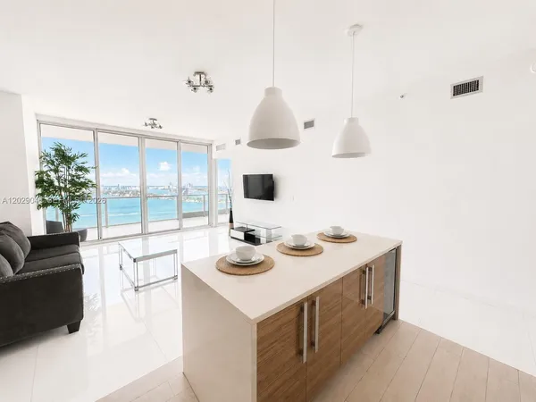 $7,000 | 2020 North Bayshore Drive, Unit 2909, Miami, FL 33137