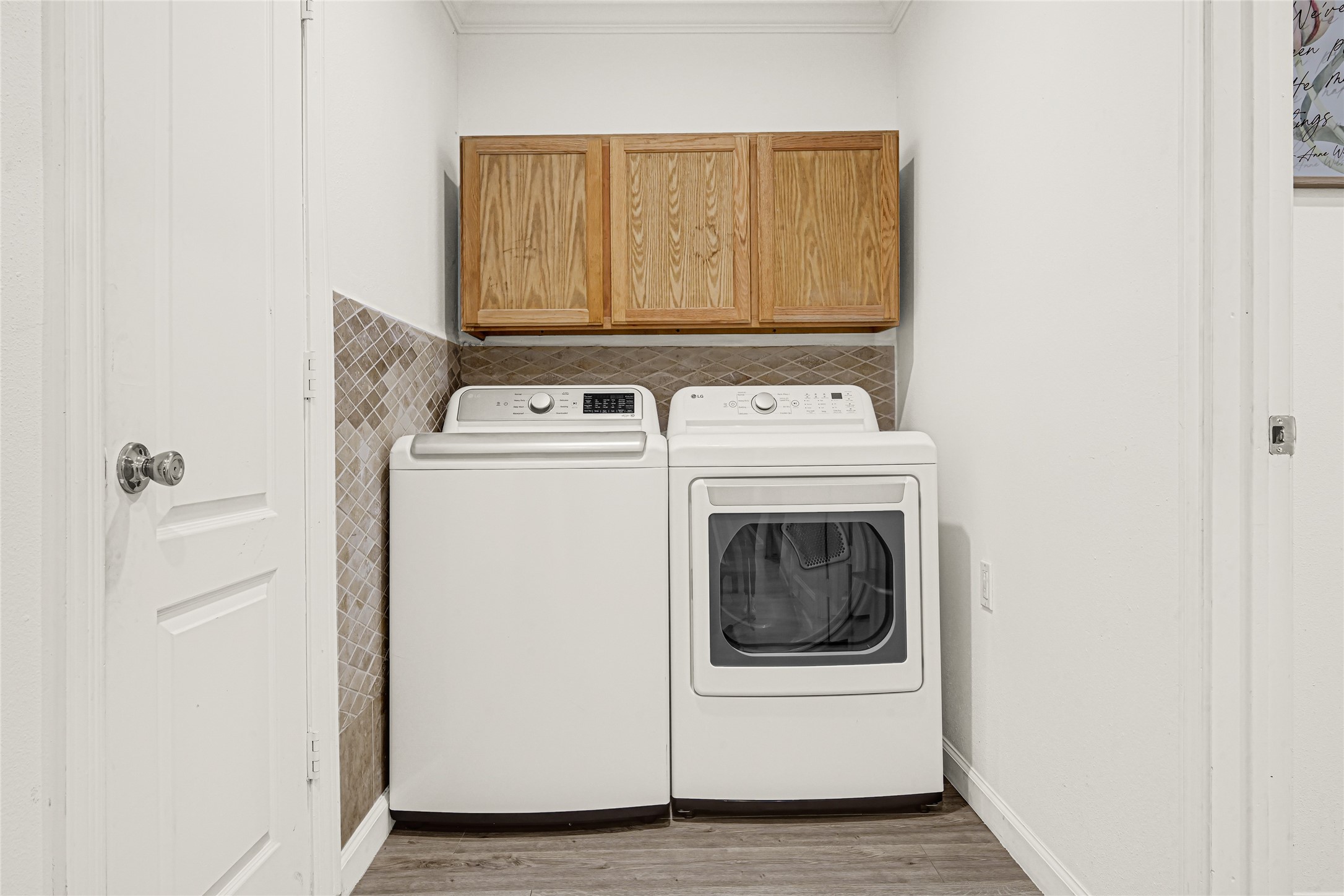 2809 Tooke Street Houston, TX 77023 - Photo 10 of 50 a utility room with dryer and washer