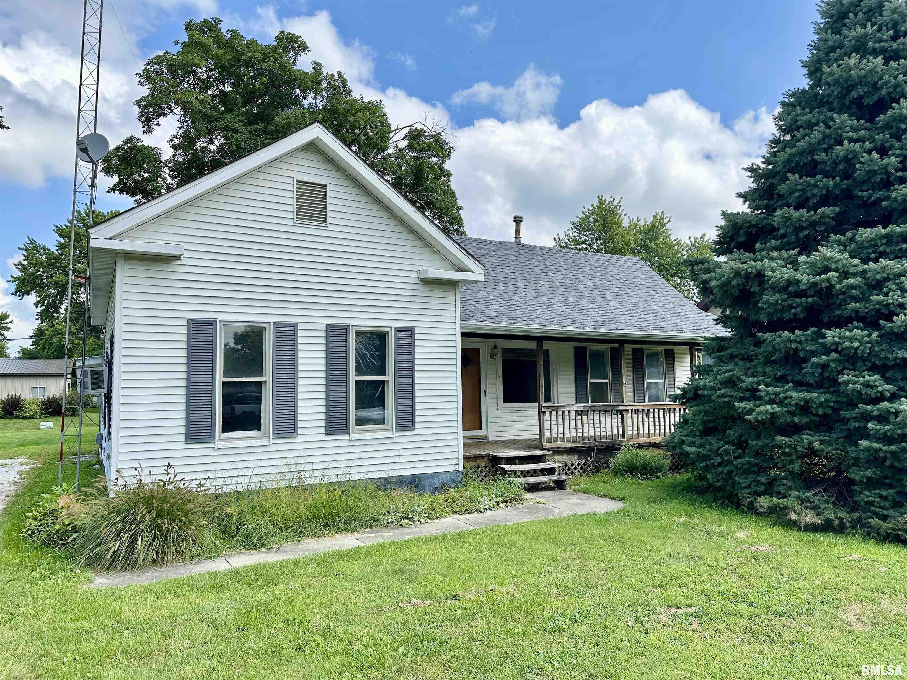 718 Morgan Street Chapin, IL 62628 - Photo 1 of 33 Gallery Image 1