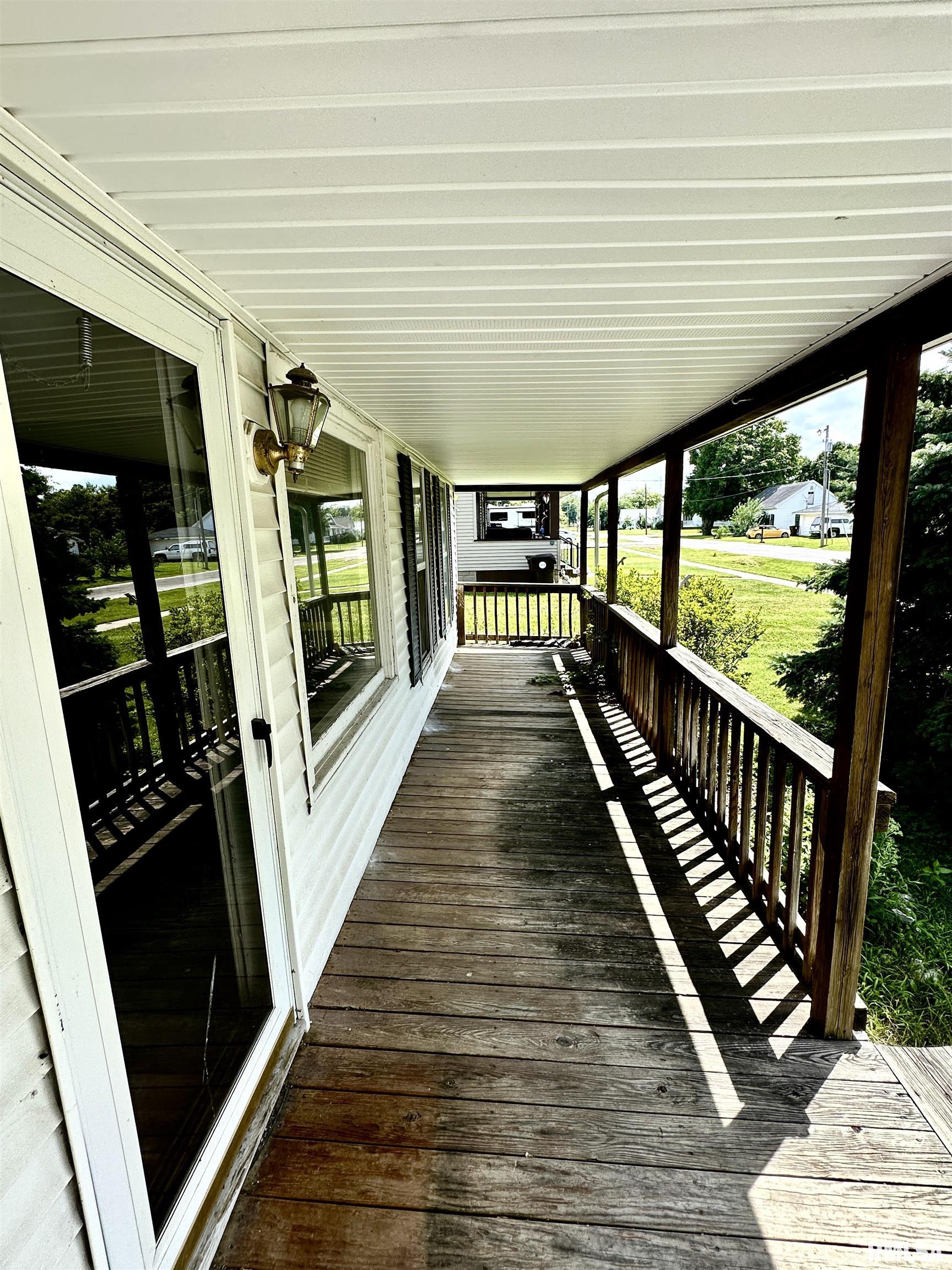 718 Morgan Street Chapin, IL 62628 - Photo 3 of 33 Gallery Image 3