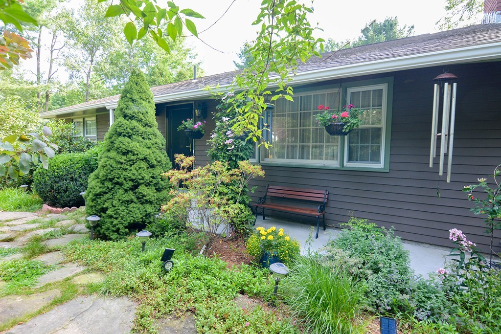165 Newell Road Holden, MA 01520 - Photo 3 of 29 Gallery Image 3