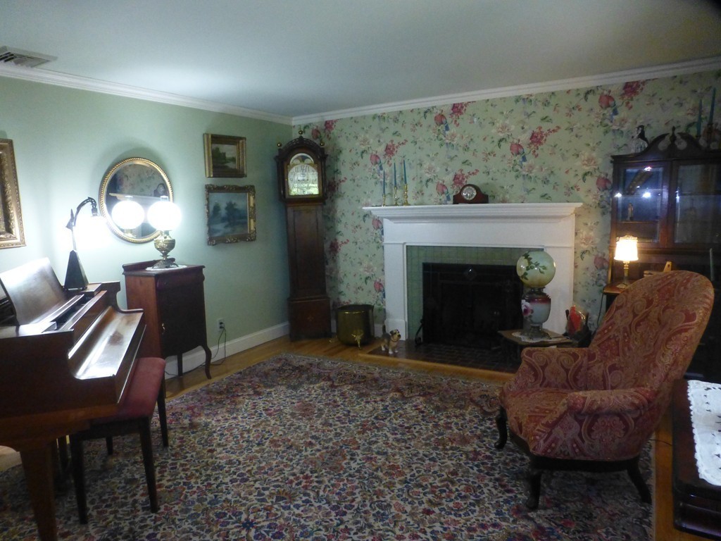 165 Newell Road Holden, MA 01520 - Photo 4 of 29 Gallery Image 4