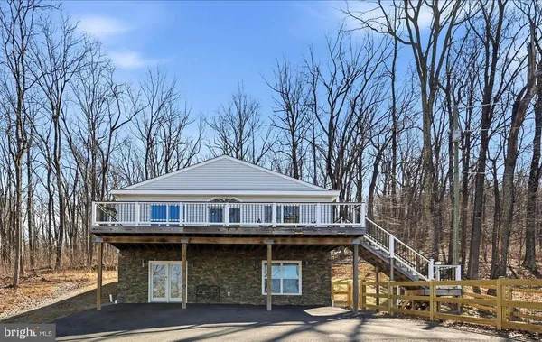 $550,000 | 500 Delicious Road, Linden, VA 22642