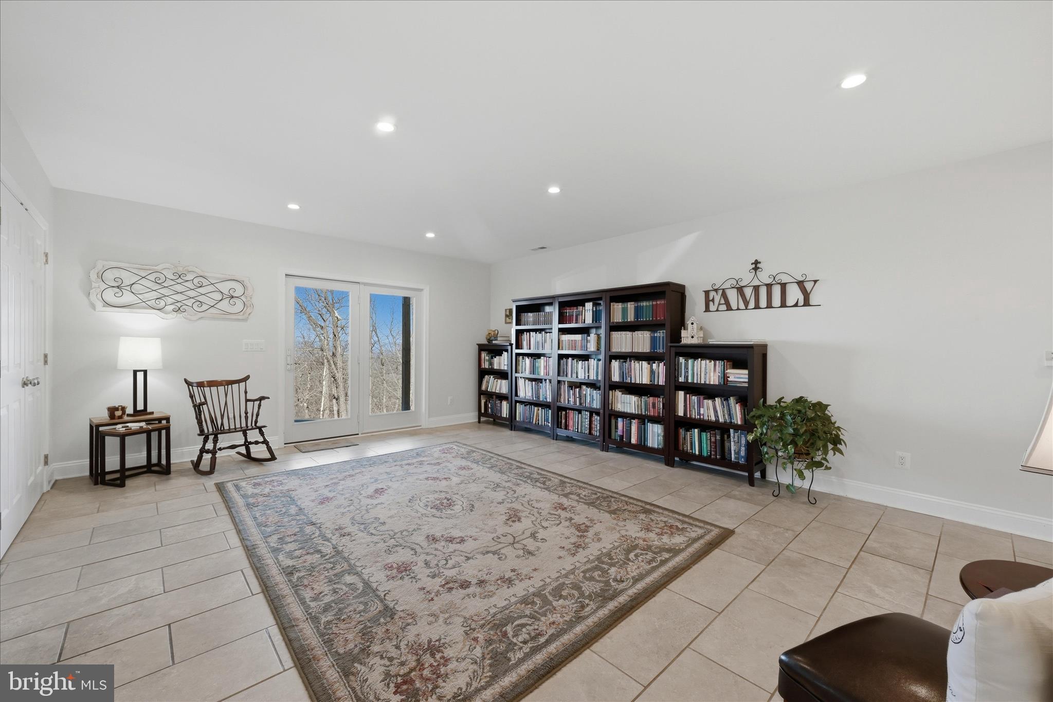 500 Delicious Road Linden, VA 22642 - Photo 29 of 69 Family Room