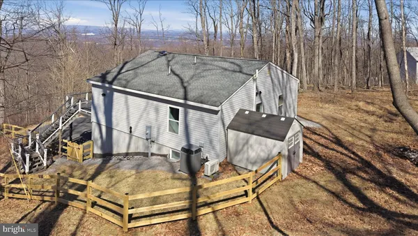$550,000 | 500 Delicious Road, Linden, VA 22642