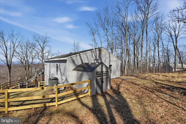 $550,000 | 500 Delicious Road, Linden, VA 22642