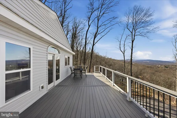 $550,000 | 500 Delicious Road, Linden, VA 22642