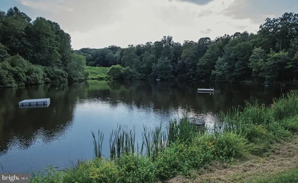 $550,000 | 500 Delicious Road, Linden, VA 22642