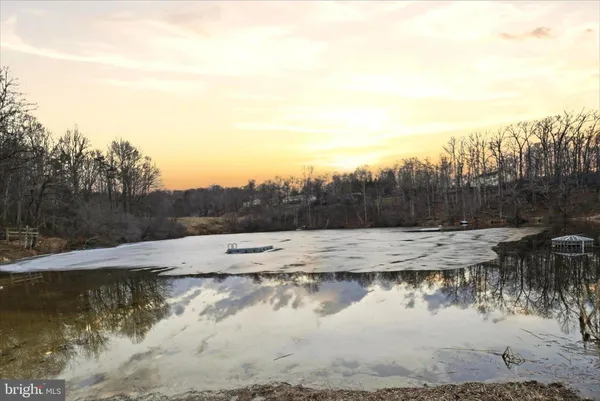 $550,000 | 500 Delicious Road, Linden, VA 22642