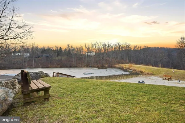 $550,000 | 500 Delicious Road, Linden, VA 22642