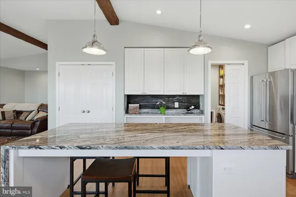 $550,000 | 500 Delicious Road, Linden, VA 22642