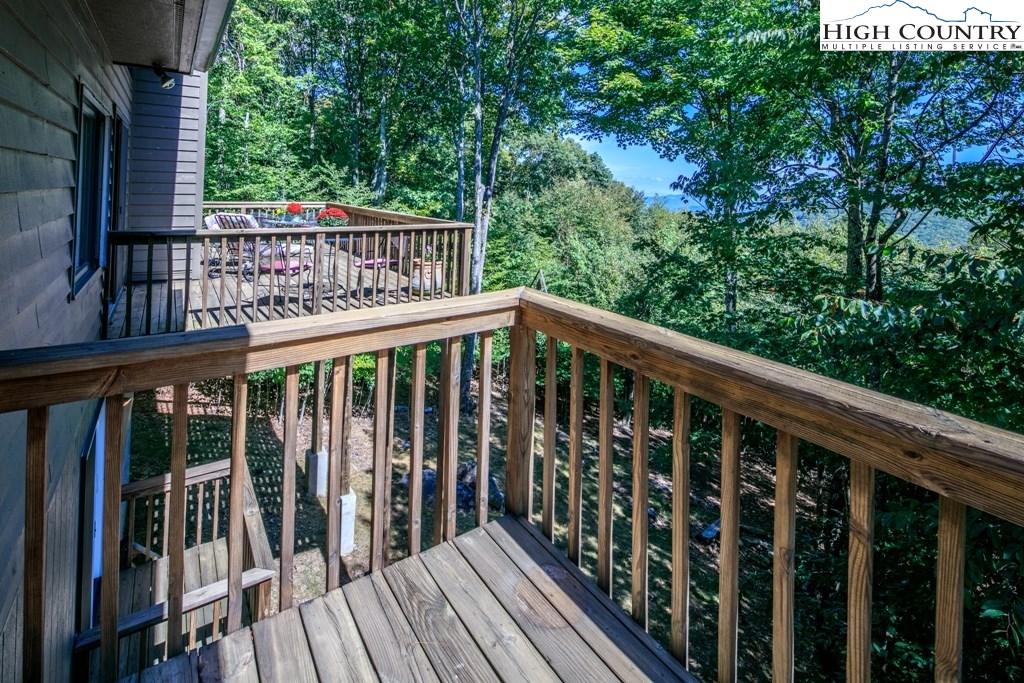 304 Lakeledge Road Beech Mountain, NC 28604 - Photo 22 of 42 a view of roof deck