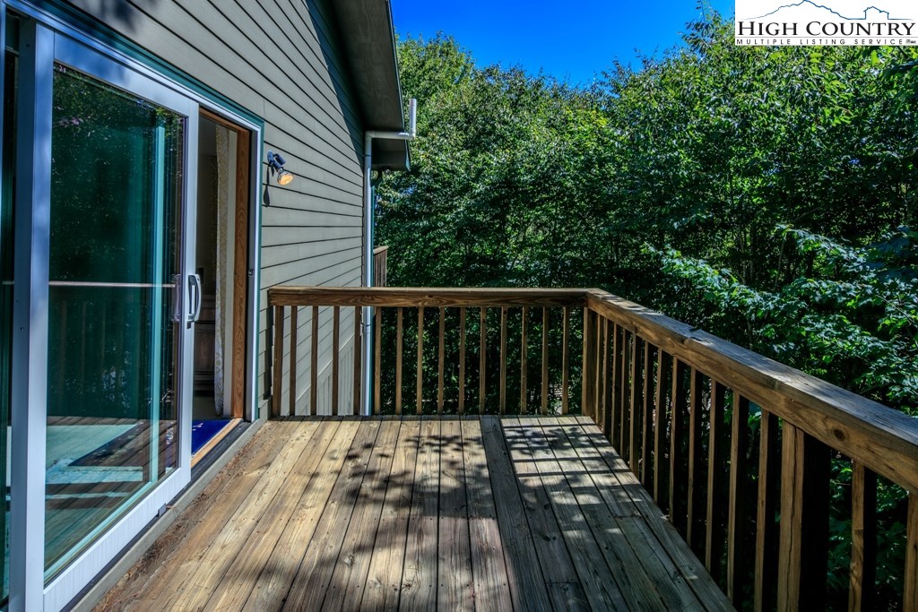 304 Lakeledge Road Beech Mountain, NC 28604 - Photo 23 of 42 a view of balcony with wooden floor