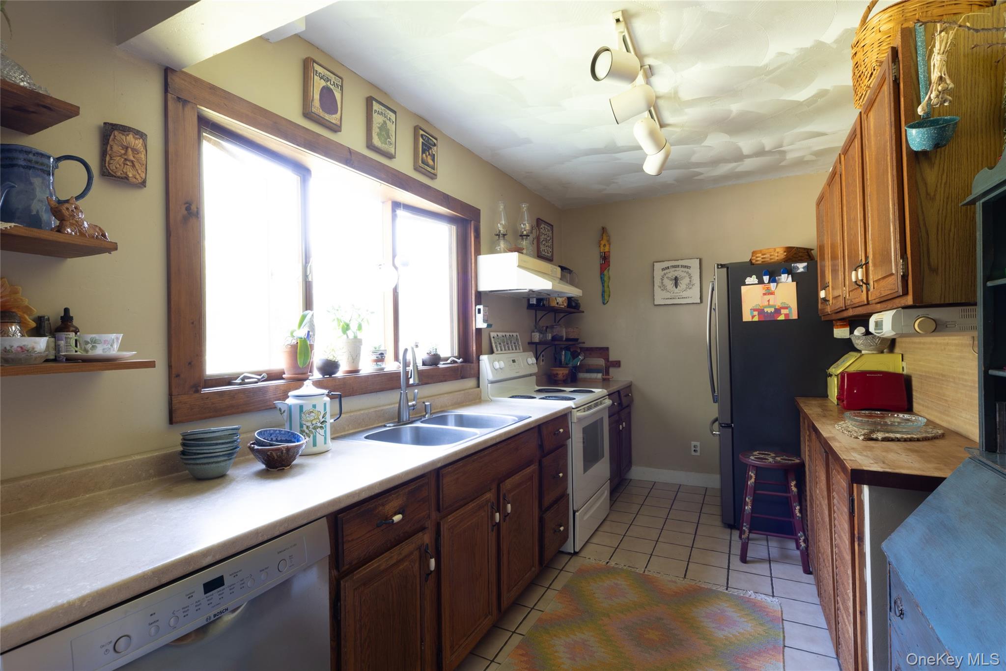 17 Spring Street Ellenville, NY 12428 - Photo 9 of 23